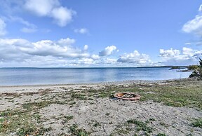 Lovely Lake Huron Getaway: Beach Access & Kayaks!