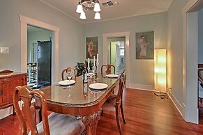 Houston Montrose Home: Walk to Bars & Restaurants!