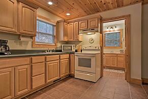 North Carolina Abode - Hot Tub, Foosball & Grill!