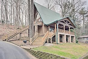 North Carolina Abode - Hot Tub, Foosball & Grill!