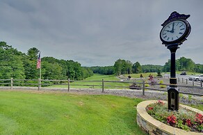 Peaceful Brevard Mountain Cabin: Hike, Golf & Swim