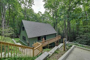 Peaceful Brevard Mountain Cabin: Hike, Golf & Swim
