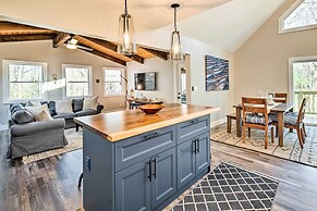 Peaceful Brevard Mountain Cabin: Hike, Golf & Swim