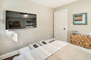 Peaceful Brevard Mountain Cabin: Hike, Golf & Swim