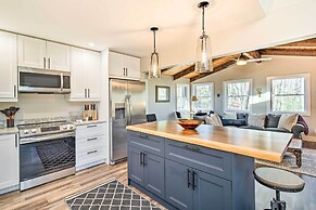 Peaceful Brevard Mountain Cabin: Hike, Golf & Swim