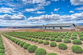 Quincy Home on Lavender Farm w/ River Views!