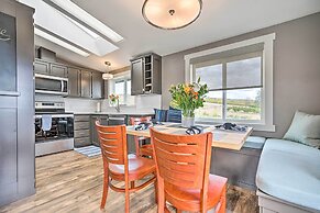 Quincy Home on Lavender Farm w/ River Views!