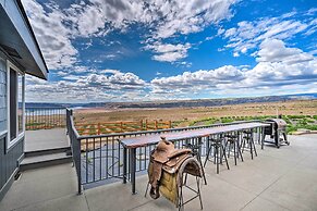 Quincy Home on Lavender Farm w/ River Views!