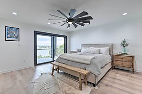 Luxury Lake Granbury Cliffside Home w/ Deck!