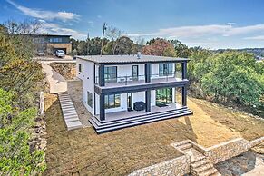 Luxury Lake Granbury Cliffside Home w/ Deck!