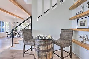 Luxury Lake Granbury Cliffside Home w/ Deck!