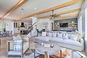 Luxury Lake Granbury Cliffside Home w/ Deck!