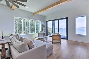 Luxury Lake Granbury Cliffside Home w/ Deck!