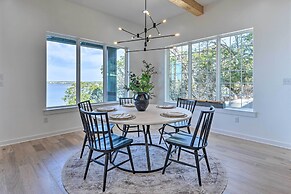 Luxury Lake Granbury Cliffside Home w/ Deck!