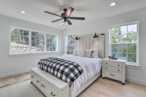 Luxury Lake Granbury Cliffside Home w/ Deck!