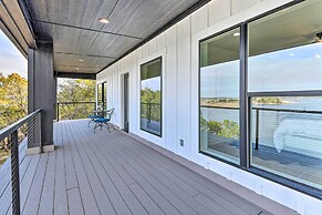 Luxury Lake Granbury Cliffside Home w/ Deck!