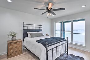 Luxury Lake Granbury Cliffside Home w/ Deck!