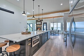 Luxury Lake Granbury Cliffside Home w/ Deck!