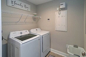 Quiet Family Home 15 Mi to Dtwn Huntsville!