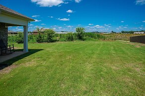 Quiet Family Home 15 Mi to Dtwn Huntsville!