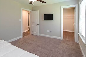 Quiet Family Home 15 Mi to Dtwn Huntsville!