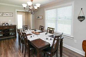 Quiet Family Home 15 Mi to Dtwn Huntsville!