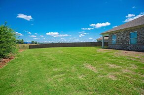 Quiet Family Home 15 Mi to Dtwn Huntsville!