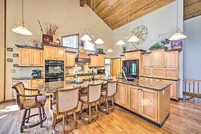 Serene Monument Sanctuary w/ Patio & Fire Pit!