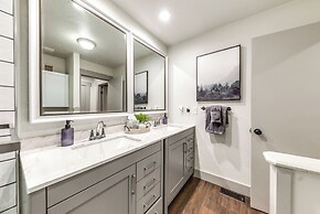 'moondance' Ruidoso Retreat w/ Hot Tub & Views!