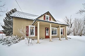 'the Farmstead' on 10 Acres w/ Mountain Views!
