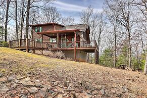 Murphy Cabin Rental w/ Fire Pit & Large Deck!