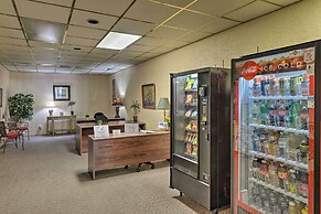 Simple North Wildwood Condo - Steps to Beach!