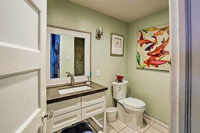 Sunny Catalina Island Home - Steps to Avalon Bay!