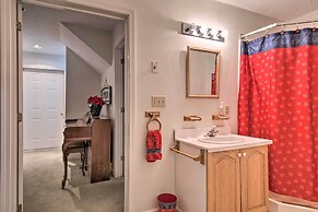 Updated Condo Next to Burke Mountain Bike Trails!