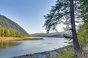 Rustic Cougar Cabin w/ Wood-burning Fire Pit!