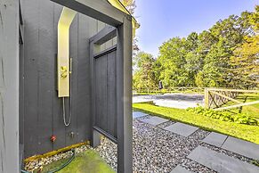Modern Escape w/ Fire Pit, Near Lake Waramaug
