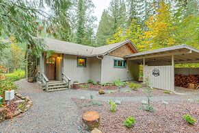 Quiet & Romantic Riverfront Mckenzie Bridge Cabin!