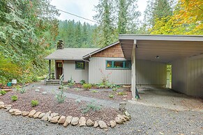 Quiet & Romantic Riverfront Mckenzie Bridge Cabin!