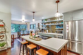 Quiet & Romantic Riverfront Mckenzie Bridge Cabin!