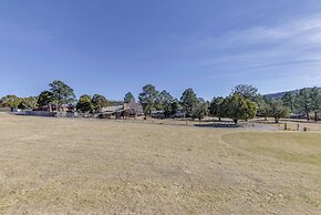 Ruidoso Condo w/ Golf View ~ 17 Mi to Ski Apache!