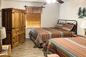 Ruidoso Condo w/ Golf View ~ 17 Mi to Ski Apache!