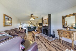 Ruidoso Condo w/ Golf View ~ 17 Mi to Ski Apache!