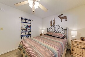 Ruidoso Condo w/ Golf View ~ 17 Mi to Ski Apache!