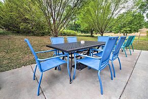 Half Mi to Yacht Club: Home by Perry Lake!