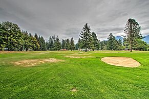 Woodsy Packwood Haven w/ Golf Course Access!