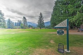 Woodsy Packwood Haven w/ Golf Course Access!
