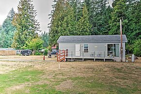 Woodsy Packwood Haven w/ Golf Course Access!