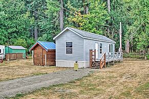 Woodsy Packwood Haven w/ Golf Course Access!