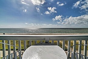 Oceanfront Corpus Christi Condo: Resort Perks!