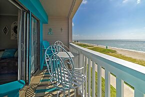 Oceanfront Corpus Christi Condo: Resort Perks!